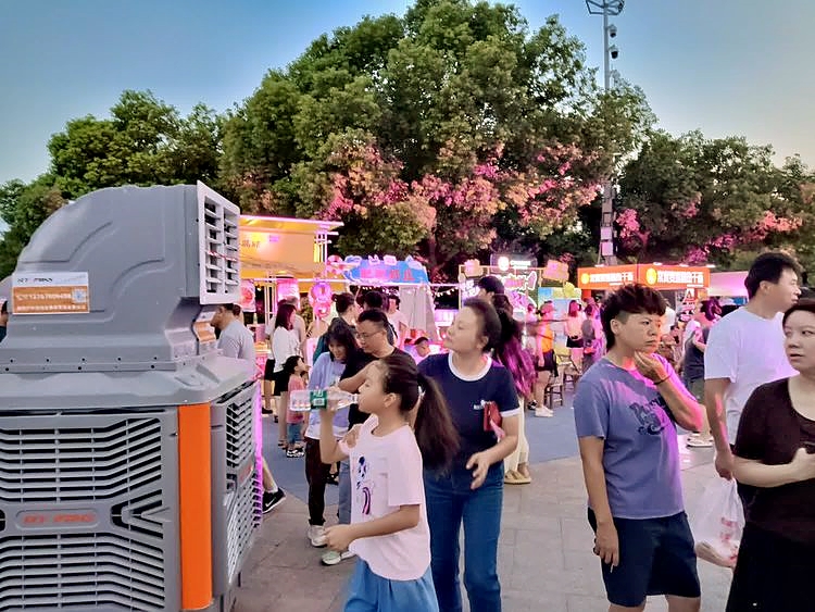 瑞泰風(fēng)助力武漢第50屆渡江節(jié)，清涼與激情共綻！